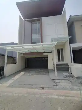 Rumah 3 Lantai Grand Island Suvadiva Pakuwon City