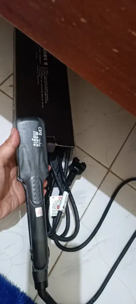 Catok smoothing merk cera magic quick 226