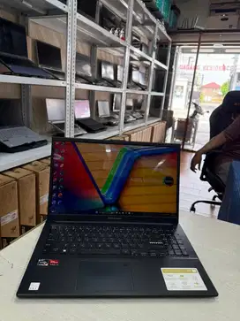 Asus Vivobook E1504FA AMD Ryzen 3 7320U Ram 8gb Ssd 512Gb OLED