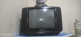 TV tabung merk hitachi 14 inc beserta antena nya
