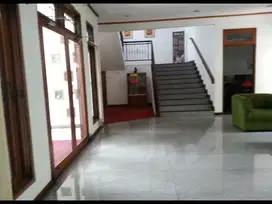 Disewakan area komersial raya jemursari