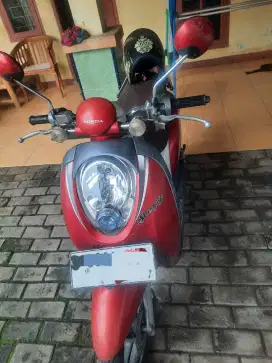 Di Jual Motor Honda Scoopy tahun 2012