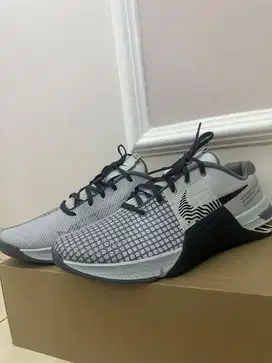Sepatu Nike Metcon 8 pria