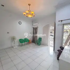 DIJUAL VILLA JALAN METAL RAYA KOMPLEK CEMARA HIJAU - DAERAH CEMARA