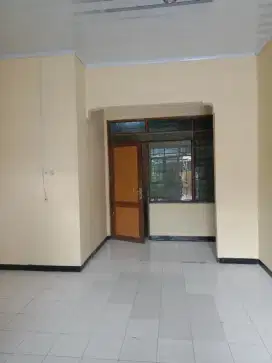 Disewakan rumah di Perum Palebon Baru