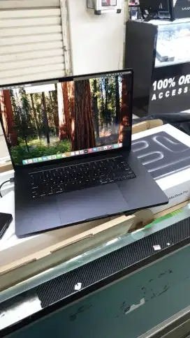 Macbook pro m3 pro 16inc 18/512gb cc 63 bh 97% lengkap fullset. Ibox