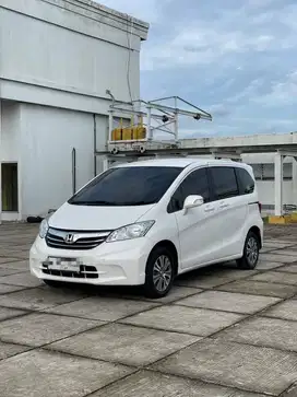 HONDA FREED 1.5 PSD AT 2012 TIPE TERTINGGI