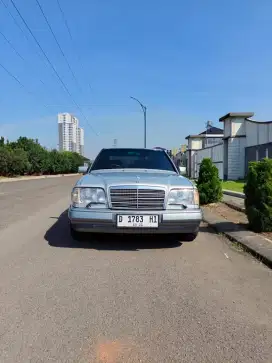 Masterpiece Mercedes Benz E320 1995 M/T