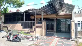 BUTUH CEPAT LAKU Rumah Taman Pondok Jati Taman Sidoarjo Luas 200 Meter