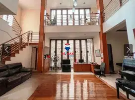 Di Jual Rumah mewah ( Hook ) Taman Meruya Ilir