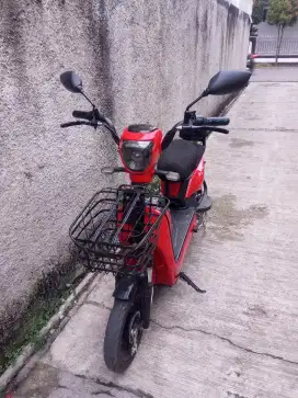 Sepeda Listrik U-winfly