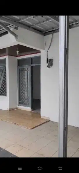 DISEWAKAN RUMAH DI TAMAN SURYA 2