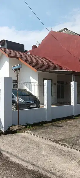 DIKONTRAKKAN SELANGKAH KE STASIUN CILEBUT