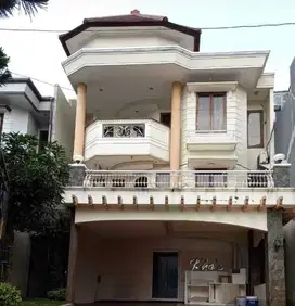 Rumah Mewah 3 Lantai di Bukit Sari Tembalang Semarang