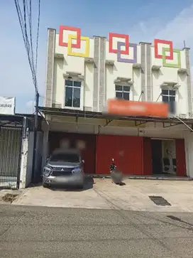 Ruko siap pakai 2,5 lantai pinggir jalan raya,Bekasi Utara