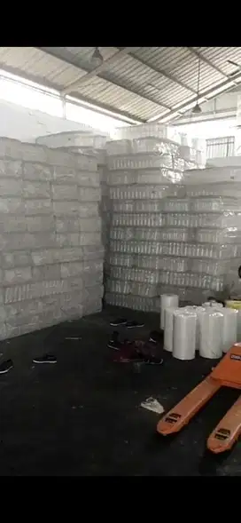 Gudang daerah kelapa dua raya kebon jeruk jakarta barat