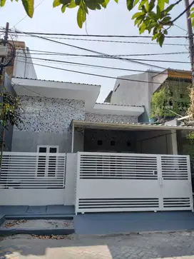Rumah Baru di Pandugo Baru Dekat SPBU, Indomaret, Kampus