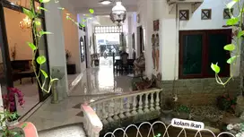 Rumah 3lantai ada kost 10 pintu dgn luas 400 di Jatiasih Bekasi SHM