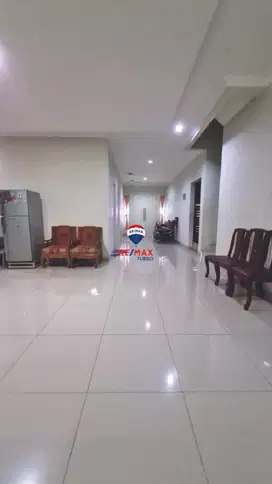 Di Jual Rumah 3.5 Lantai Hoek di Jl Kebon Jeruk Indah Utama