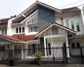 DIJUAL CEPAT ! Rumah strategis di Komplek Bona Indah Lebak Bulus !