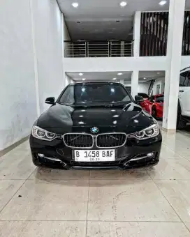BMW 320i 2.0 Sport Automatic 2014 / 2015 hitam
