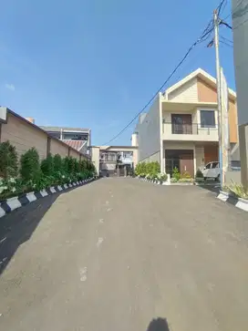Jual rumah baru 2 lantai di Cipayung Jakarta timur