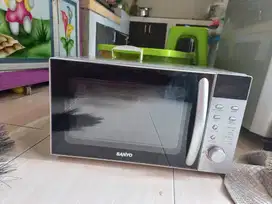 Microwave Digital + Oven Merek Sanyo 17 Liter 400 Watt