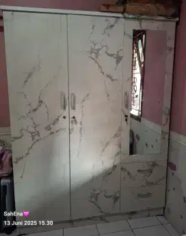 DiJUAL LEMARI Dua Pintu