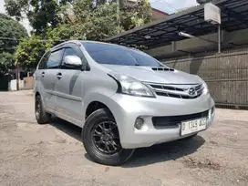 DAIHATSU XENIA  1.0 M DELUXE MT 2014 SILVER TERAWAT DAN SIAP PAKAI !!