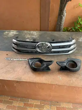 Grill depan & Fog lamp Hilux DC 2019 Original