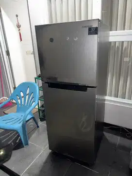 Dijual cepat kulkas 2pintu samsung inverter