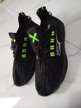 Sepatu running casual sport 40/39fit baru gajadi pakai sibuk