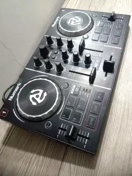DJ controller Numark party mix