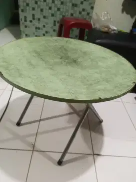 Meja lipat bulat ada 3 unit