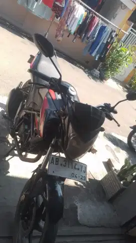 Honda CB 150 R old