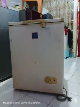 Freezer box sharp 100 liter