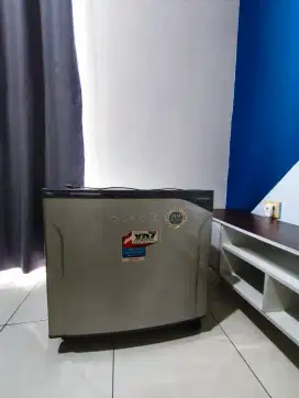 Jual cepat kulkas mini Toshiba