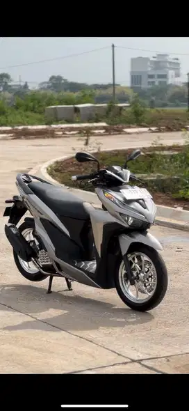 VARIO 150 Keyless Silver
