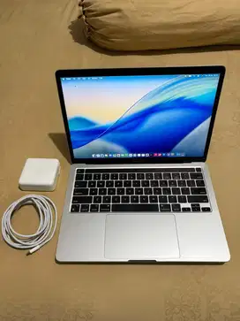Macbook Pro M2 2022 8/256 GB