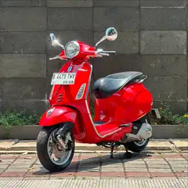 Piaggio Vespa Primavera IGET ABS 150 TAHUN 2018 warna MERAH VERY GOOD