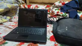 Di jual cepat laptop toshiba 1,5 masih bagus ram 8