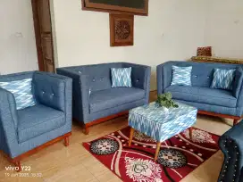 Sofa like new mulus 2+2+1+meja