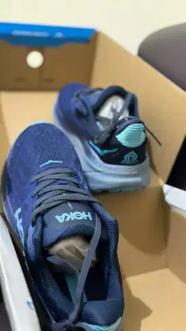 Sepatu Hoka Challenger atr7 (40) trail/running
