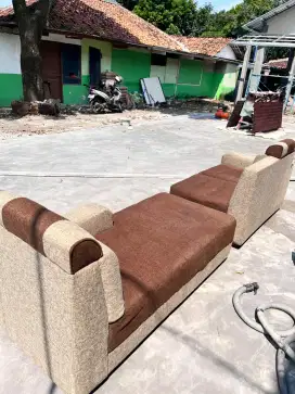 Layanan jasa cuci kasur, sofa, karpet, poles lantai dan vinyl