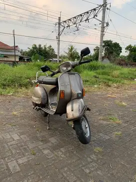 Vespa P150X 1983