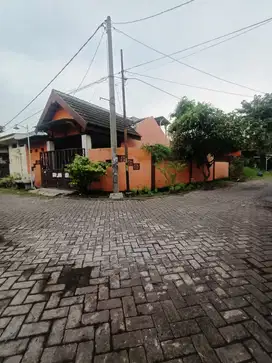 Rumah murah Sidoarjo pojok hook menghadap 2 jalan
