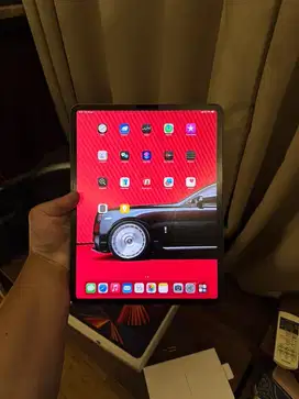 ipad pro 12.9 gen 5 M1 512gb wifi + celluler