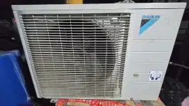 outdor Ac Daikin 2 PK