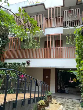 Dijual Hotel Mawar Ekslusive Strategis Di Daerah Alun Alun Bandung