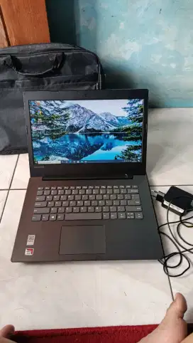 Laptop lenovo ideapad tipis